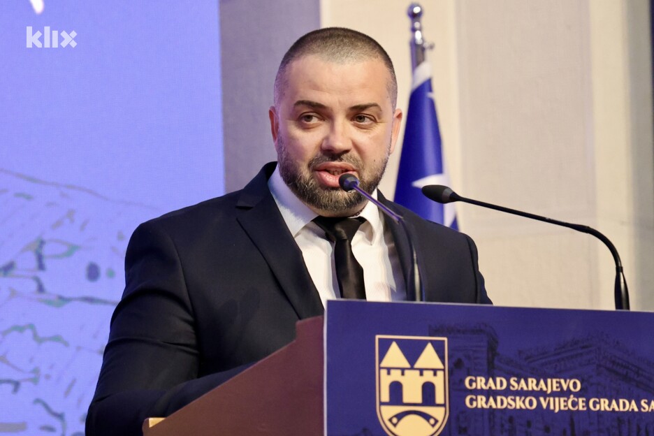Elvir Karalić, osnivač humanitarnog udruženja Pomozi.ba dobitnik je pojedinačne Šestoaprilske nagrade (Foto: I. Š./Klix.ba)