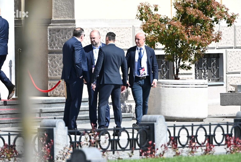 Milorad Dodik sa saradnicima (Foto: E. M./Klix.ba)