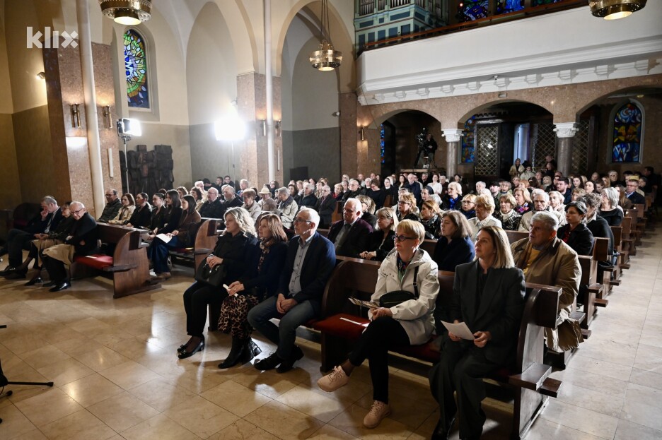 Crkva je bila ispunjena do posljednjeg mjesta (Foto: T. S./Klix.ba)