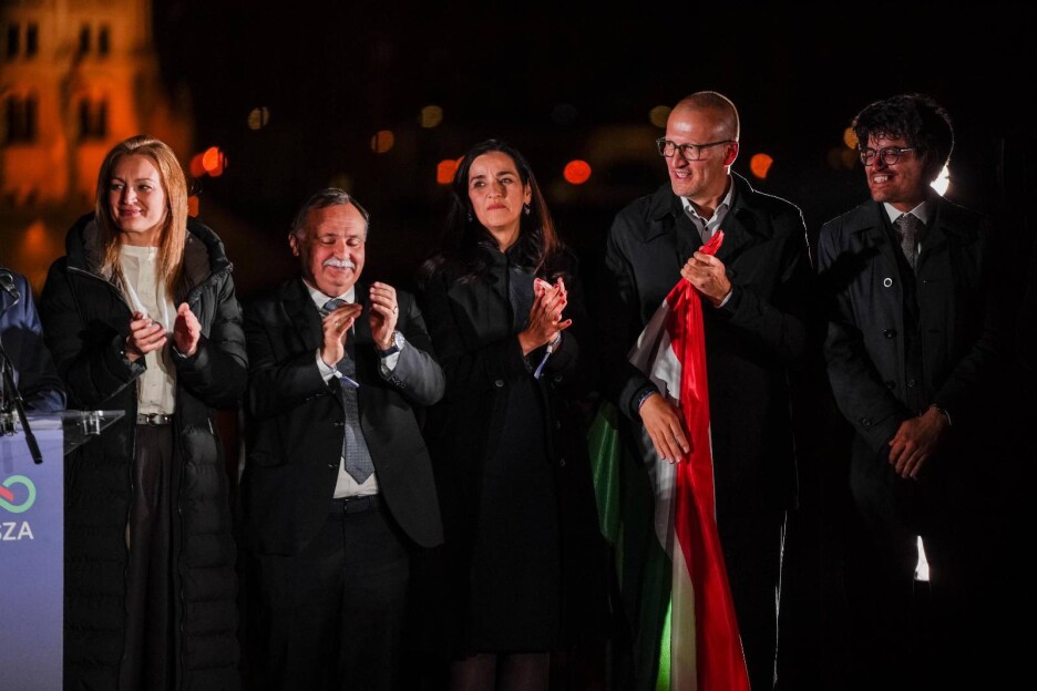 Anita Orban (u sredini) već duži period uključena u politiku (Foto: Facebook)