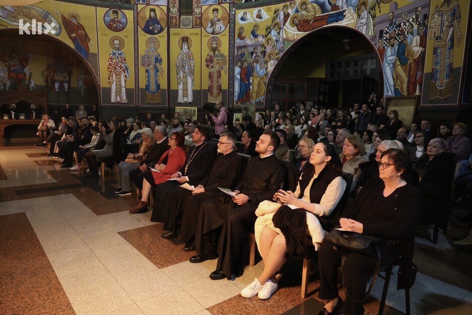 Publika je uživala u programu pravoslavne duhovne muzike, posvećene Hristovom vaskrsenju (Foto: I. Š./Klix.ba)