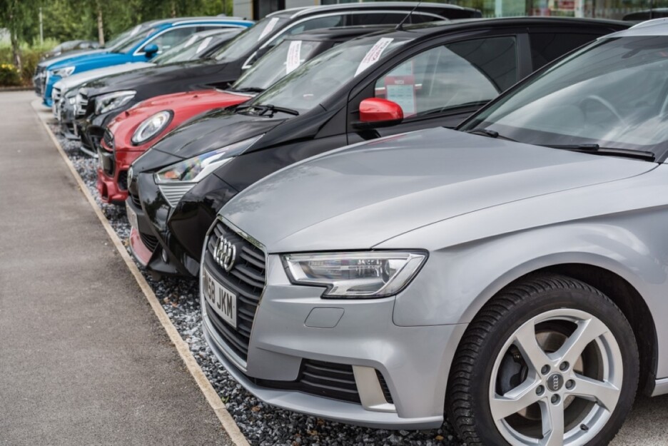 Polovni automobili vrlo često se uvoze s nekim oštećenjem na karoseriji. Trgovci imaju uvezan interni ili vanjski tim za popravke (Foto: Shutterstock)
