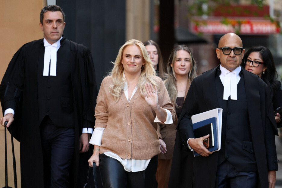 Rebel Wilson pri dolasku na sud (Foto: Reuters)