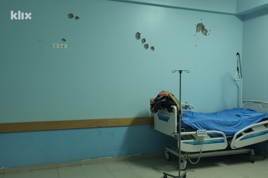 Doktori i pacijenti se nalaze u teškim uslovima, nedostaje im svega (Foto: Klix.ba)