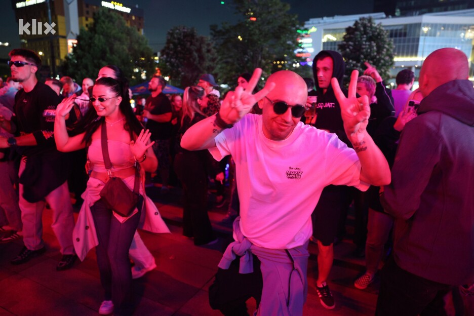 U dobrom raspoloženju publika je uživala u jedinstvenom muzičkom spektaklu (Foto: S. S./Klix.ba)