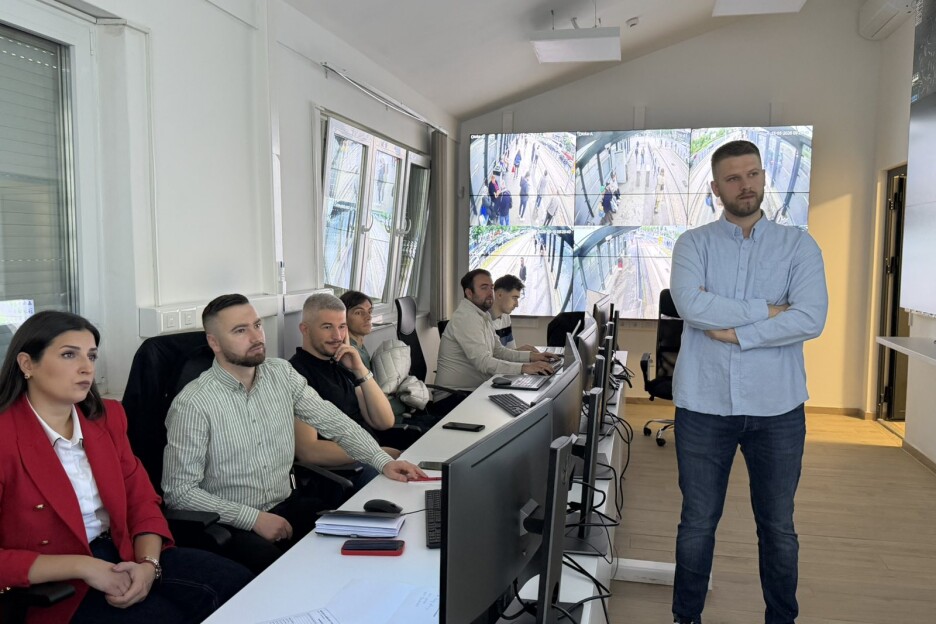 U toku obuka zaposlenika centra za adaptivno upravljanje saobraćajem (Foto: Vlada KS)