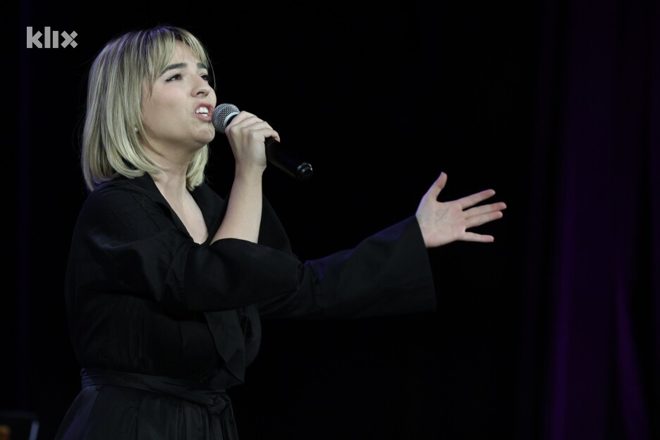 Alma Subašić na koncertu Nedeljka Bilkića (Foto: S. S./Klix.ba)