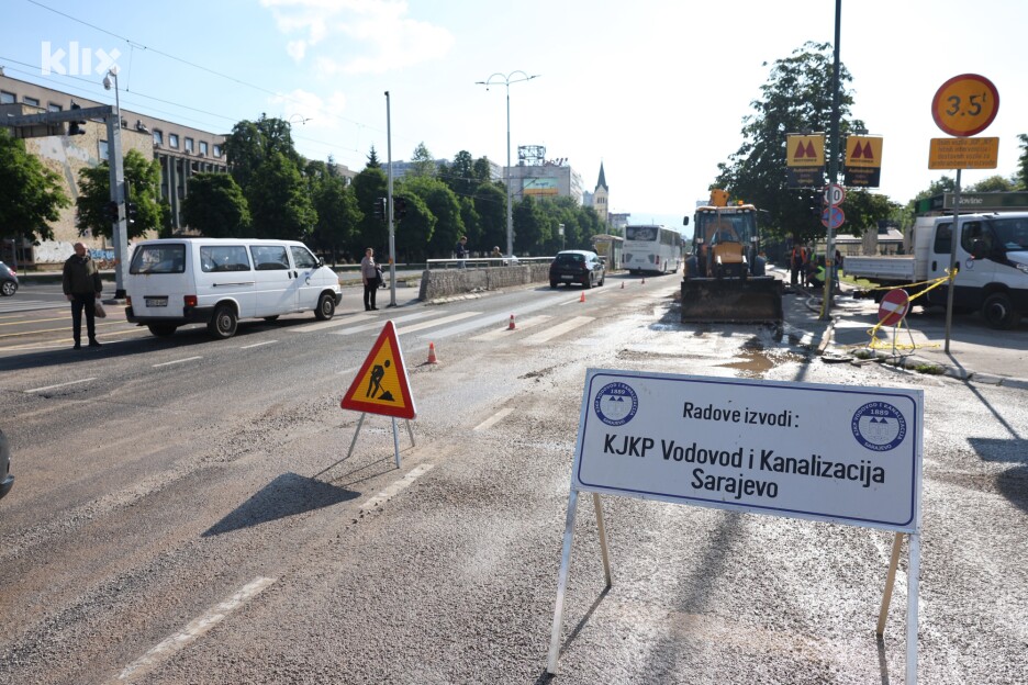Zbog kvara su zatvorene dvije saobraćajne trake (Foto: S. S./Klix.ba)