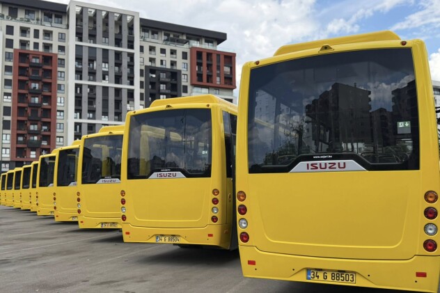 Sljedeće sedmice počet će isporuka preostalih pet minibusa (Foto: Ministarstvo saobraćaja KS)