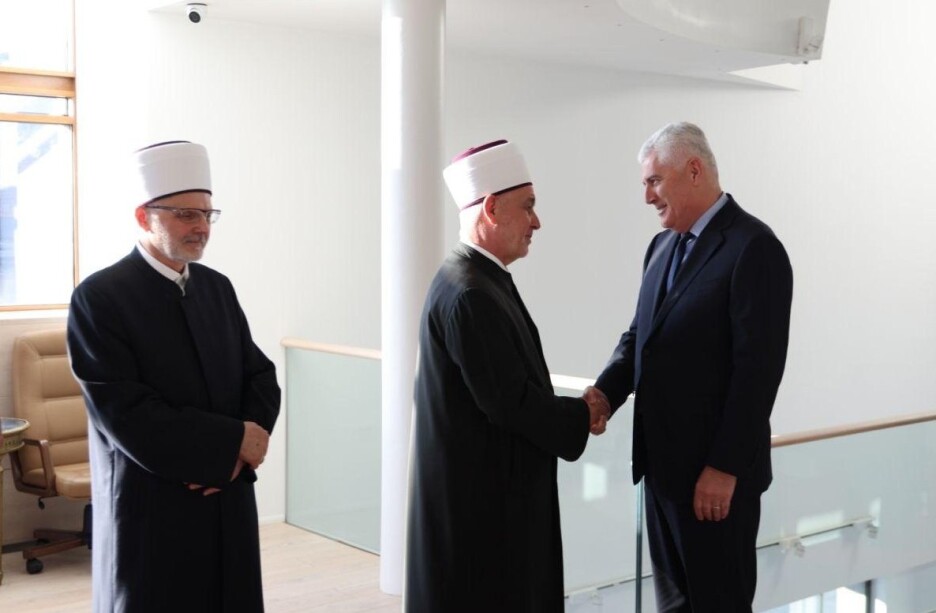A na političkoj ravni u tim odnosima čekaju pitanja poput Izbornog zakona, Čovićevog zahtjeva za legitimnom predstavljanje, što se dominantno veže za izbor članova Predsjedništva BiH (Foto: Dragan Čović/X)