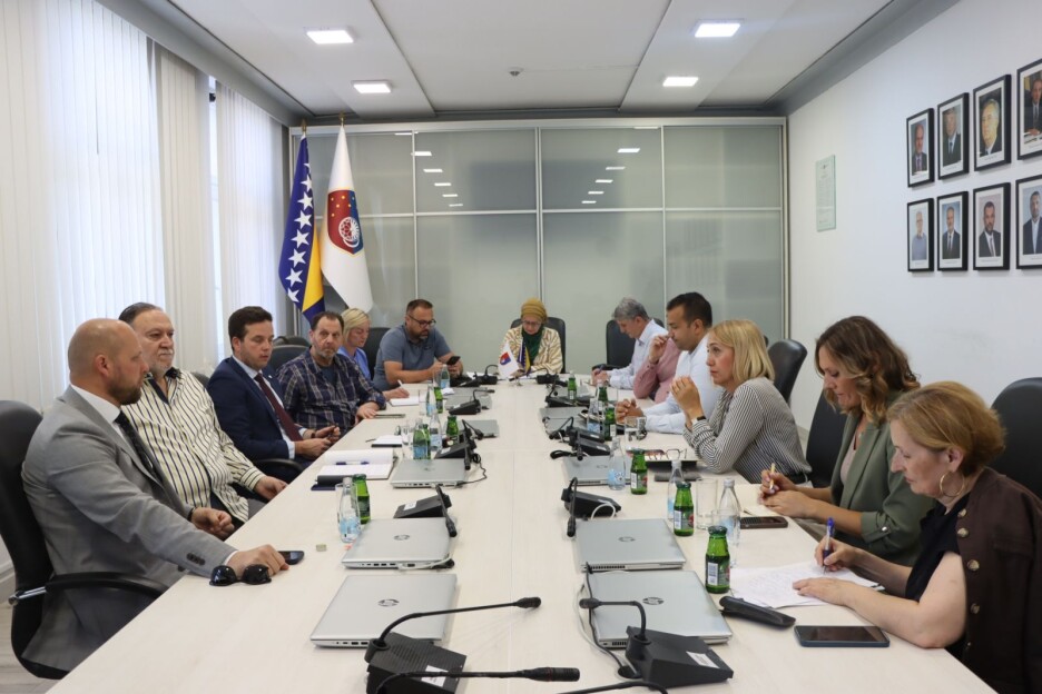 Današnji sastanak posvećen rješavanju problema vezanih za deponiju Smiljevići (Foto: Vlada KS)
