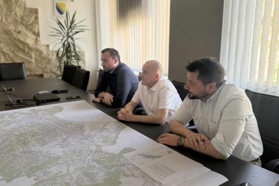 Izgradnja tramvajske pruge od novoizgrađene raskrsnice na XIII transverzali do nove industrijsko-stambene zone u Doglodima (Foto: Facebook)