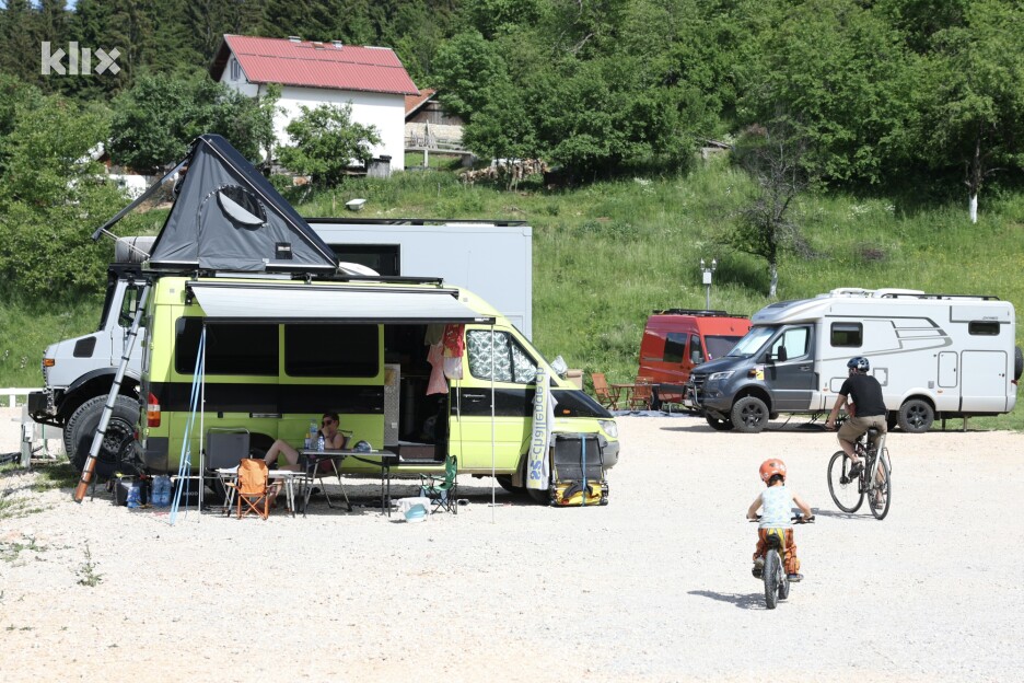 Mir, planina, blizina grada i sigurno mjesto za odmor stavke su koje privlače mnoge posjetitelje da borave na ovim lokacijama (Foto: S. S./Klix.ba)
