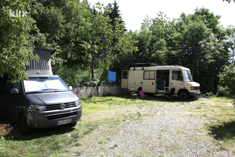 Autokampovi smješteni su u blizini Trebevića, a mnogi od njih tek su počeli sa radom (Foto: S. S./Klix.ba)