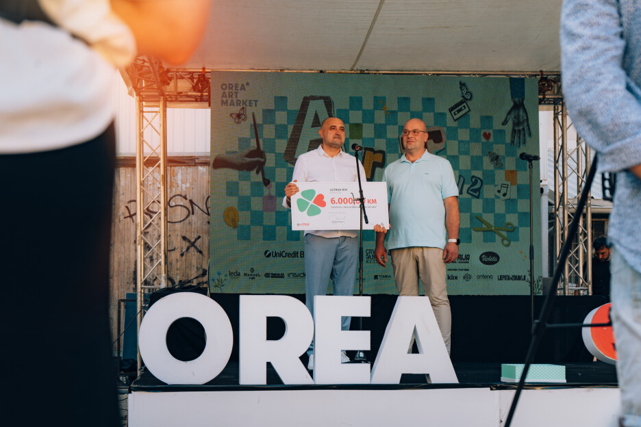 Donacija Lutrija BiH na otvaranju OREA Art Marketa (Foto: Vedad Hodžić)