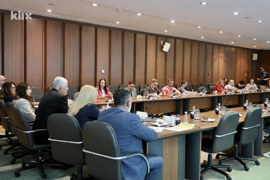 Dragan Čović organizovao razgovor s novinarima (Foto: I. Š./Klix.ba)
