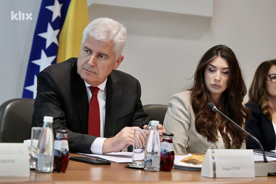 Dragan Čović organizovao razgovor s novinarima (Foto: I. Š./Klix.ba)