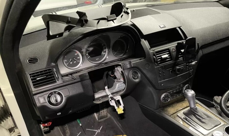 Popravka nije jednostavna, a vlasnik bez automobila može ostati i nekoliko dana (Foto: Techmod)