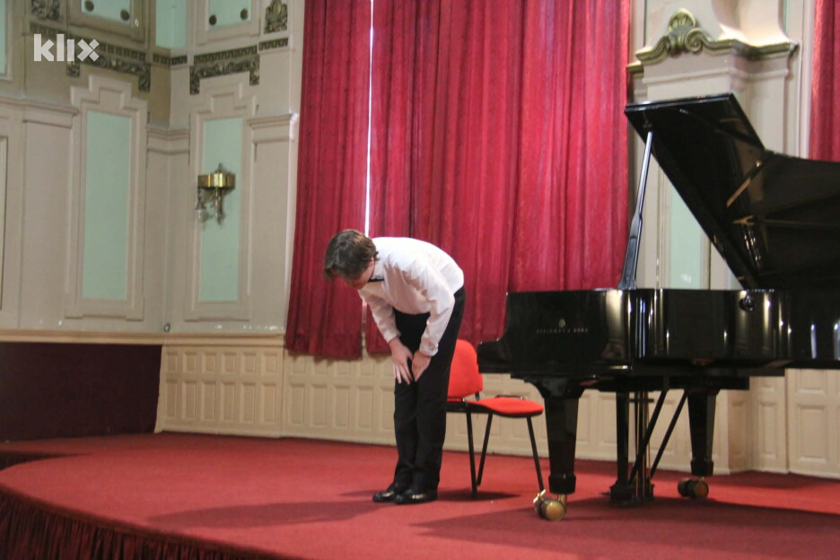 Jednosatni koncert, tokom kojeg je bez notnog zapisa izveo zahtjevan repertoar sastavljen od djela Johanna Sebastiana Bacha, Wolfganga Amadeusa Mozarta, Franza Josepha Haydna i Frederica Chopina (Foto: E. A./Klix.ba)