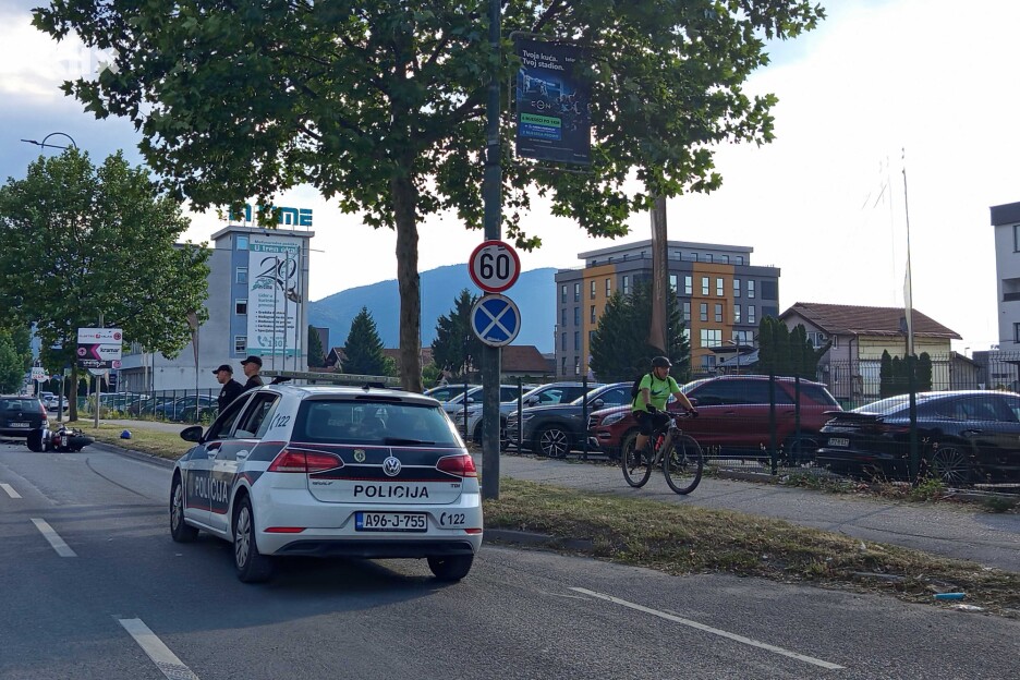 Saobraćajna nesreća u sarajevskom naselju Stup (Foto: Klix.ba)