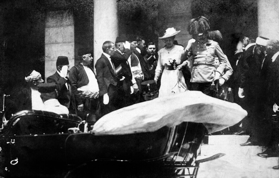 Franz Ferdinand i Sofija ispred sarajevske Vijećnice (Foto: Wikicommons)