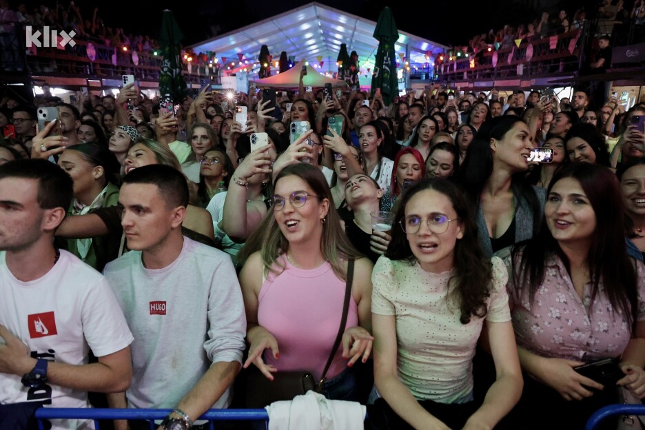 Publika je pjevala uglas njihove najveće hitove (Foto: I. Š./Klix.ba)