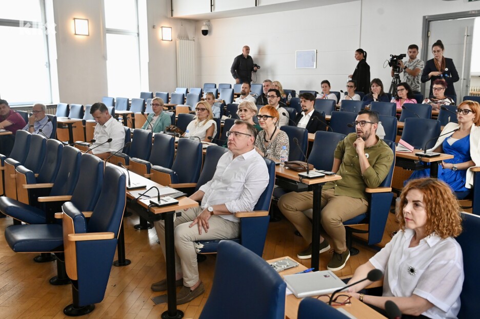 Predstavljanju predloženih mjera prisustvovali i pojedini kantonalni zastupnici (Foto: T. S./Klix.ba)