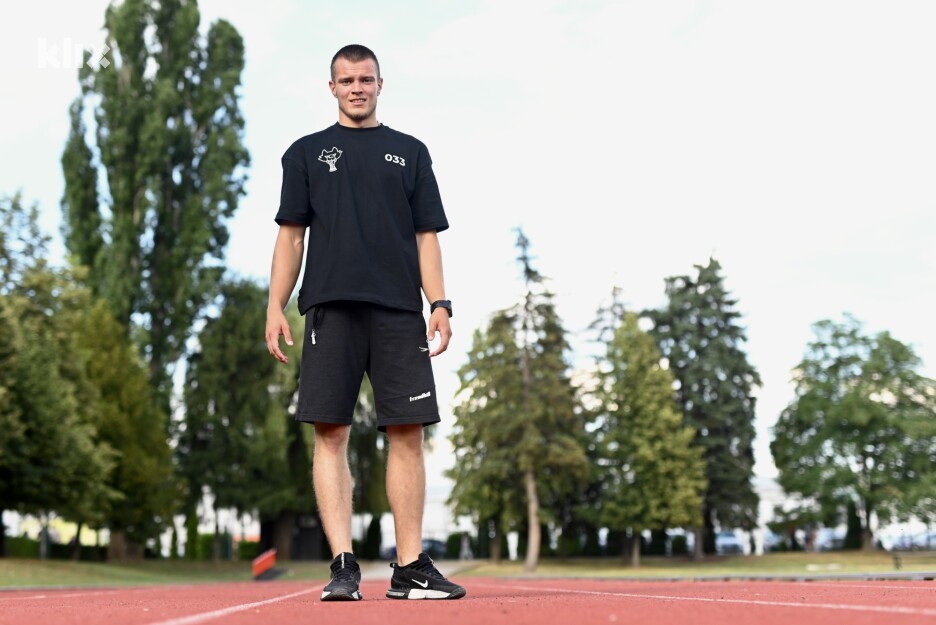 Ramić ističe da je kroz svoj rad uvijek nastojao bližim ljudima oko sebe davati savjete (Foto: T. S./Klix.ba)