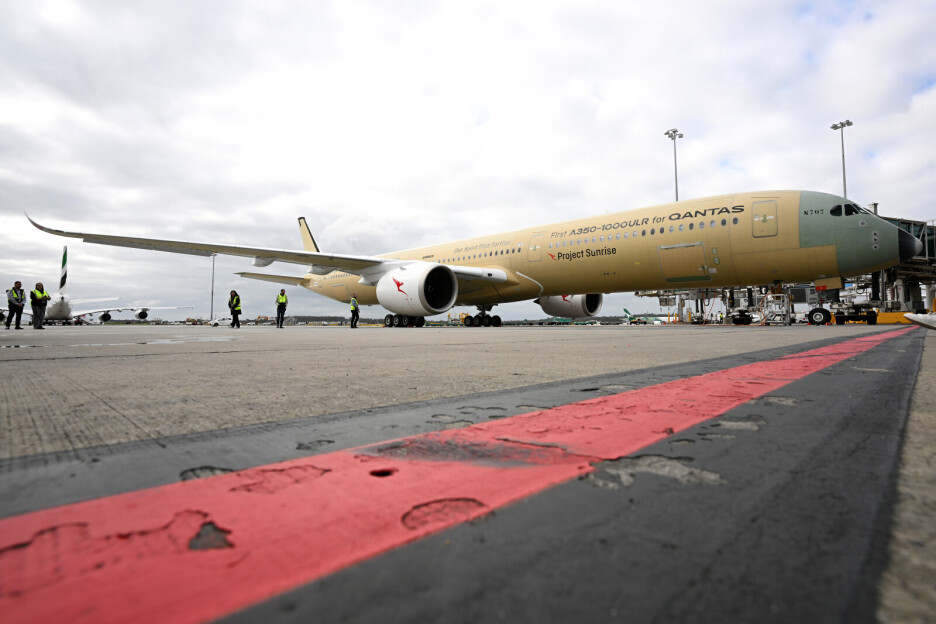 Zanimljivo je da testni avion još uvijek ne nosi prepoznatljive bijelo-crvene boje Qantasa (Foto: EPA-EFE)