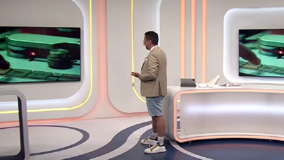 Zvonko Komšić u ležernom izdanju (Screenshot: BHRT)