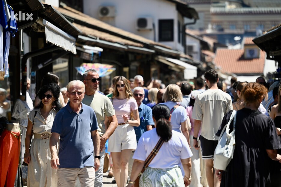 Turisti su preplavili ulice Sarajeva uoči koncerata Dine Merlina (Foto: T. S./Klix.ba)