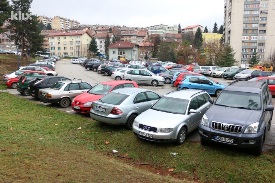 Ograničeni kapaciteti prate i nedovoljan broj parking mjesta