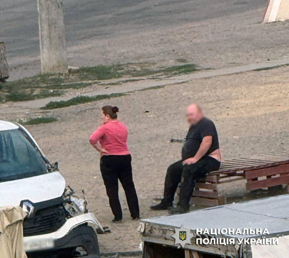 Prodavač nakon napada (Foto: X.com)