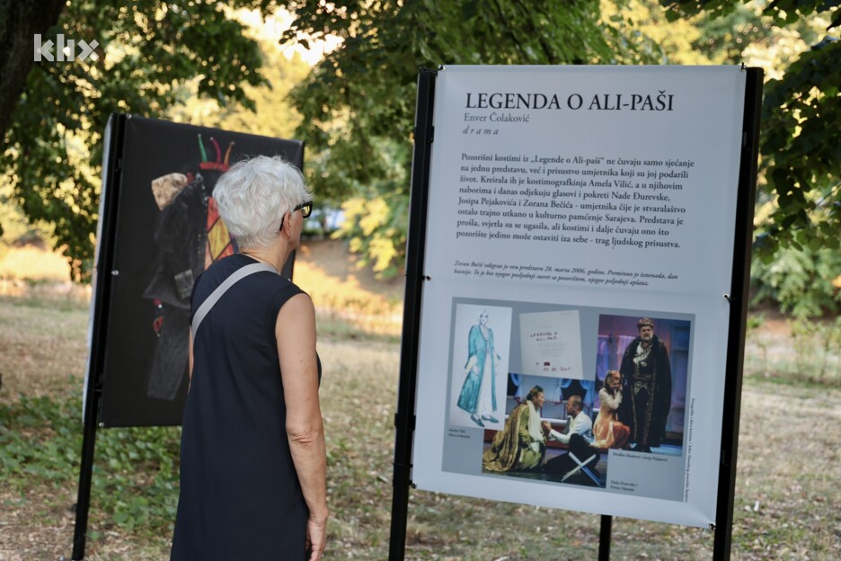 Cilj izložbe je oživjeti priče skrivene u kostimima i podsjetiti javnost na vrijednost kulturne baštine koja godinama čeka da ponovo bude viđena (Foto: I. Š./Klix.ba)