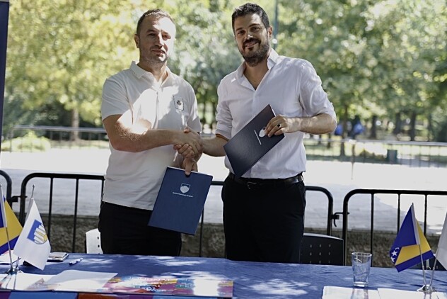 Potpisivanje ugovora o saradnji Općina Novi Grad i SFF u Centru Safet Zajko (Foto: I. Š./Klix.ba)