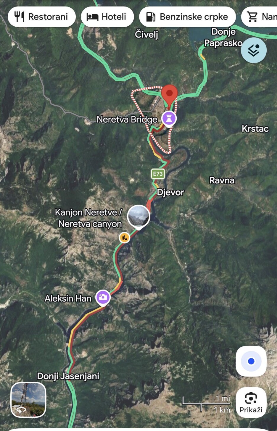 Crvena boja označava duge kolone vozila na cesti