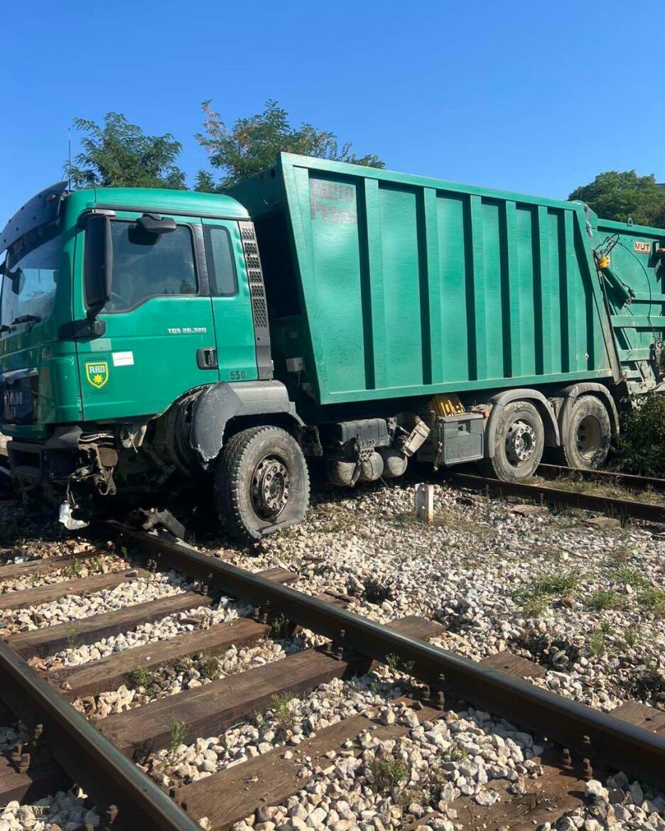 Pričinjena je velika materijalna šteta (Foto: Facebook)