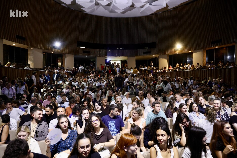 Prostor BKC-a je bio premali da bi primio sve one koji su željeli vidjeti i čuti Woodyja Harrelsona (Foto: T. S./Klix.ba)
