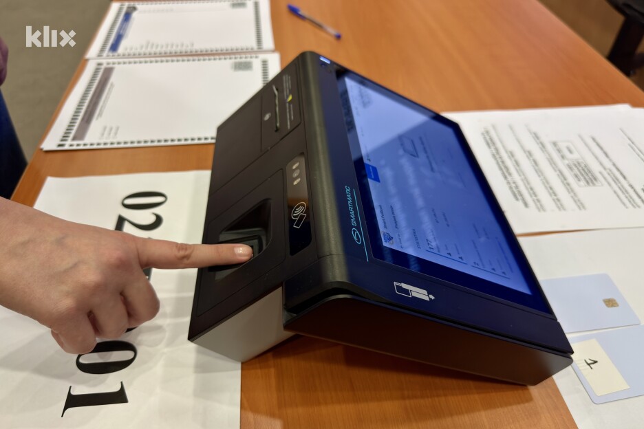 Svaki birač će pristupiti autentifikaciji (Foto: I. Š./Klix.ba)