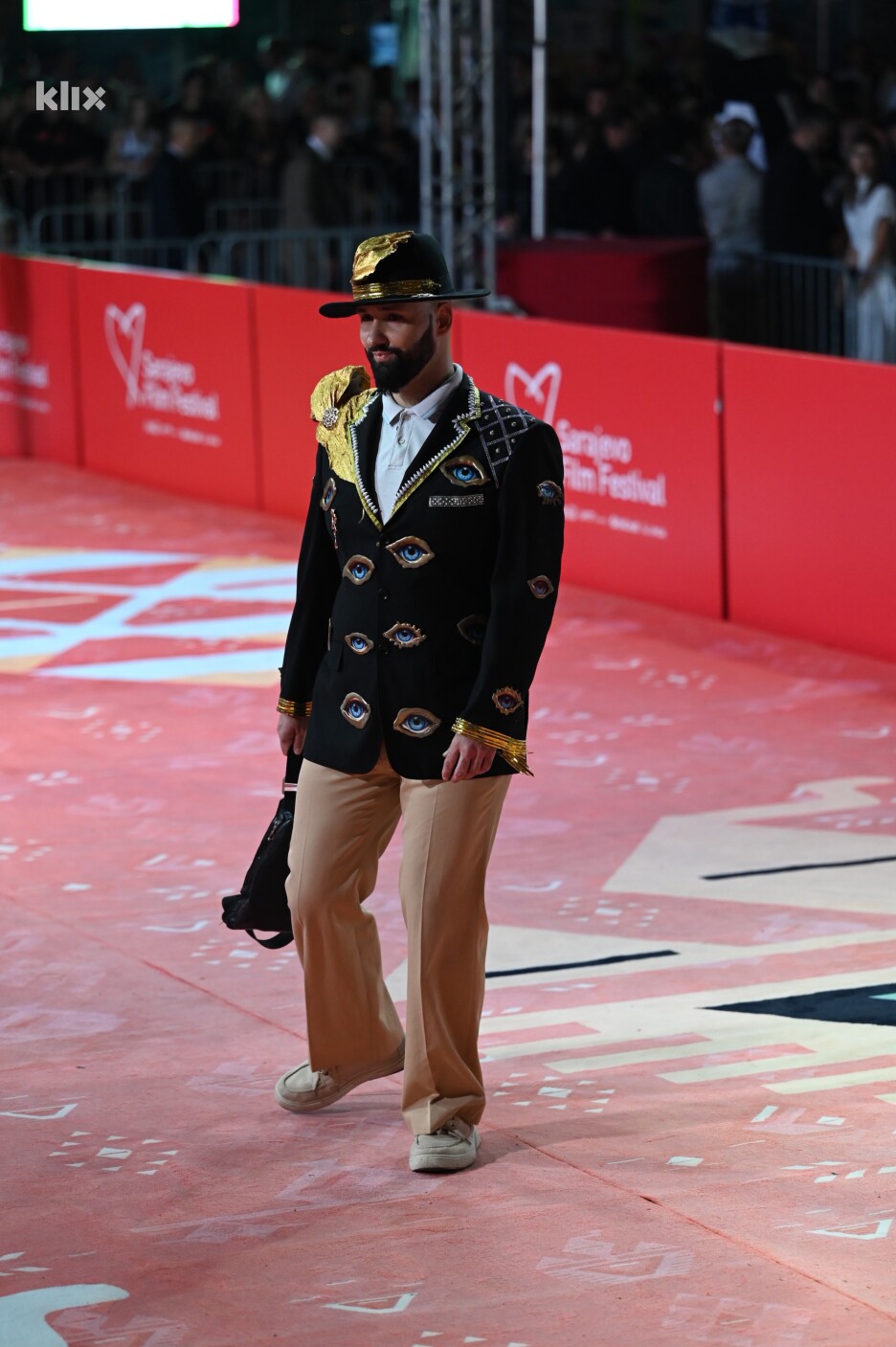 Ovakav sako teško je ne primijetiti (Foto: T. S./Klix.ba)