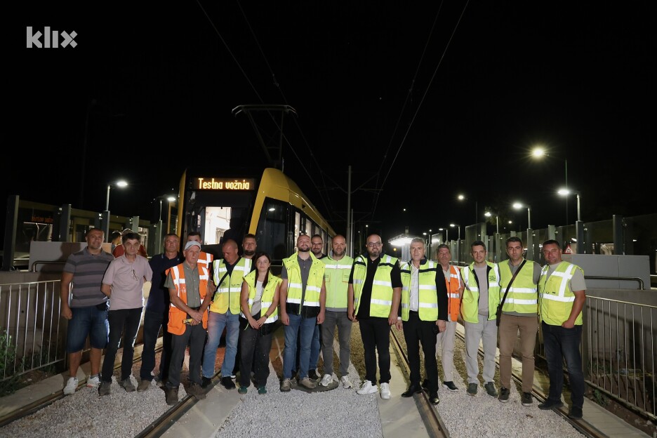 Predstavnici Ministarstva saobraćaja KS, GRAS-a i izvođača radova (Foto: I. Š./Klix.ba)