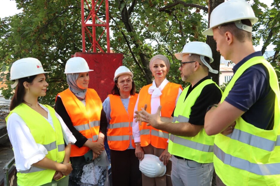 Predstavnici Ministarstva i Gimnazije Obala (Foto: Ministarstvo za odgoj i obrazovanje KS)
