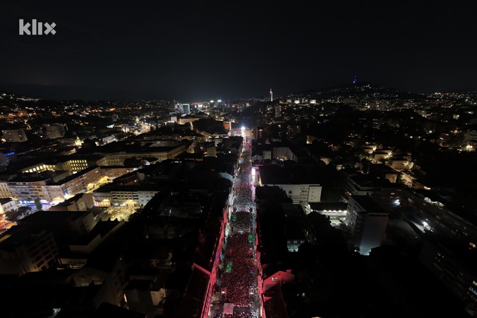Na nastupu se okupilo desetine hiljada ljudi (Foto: J. B./Klix.ba)