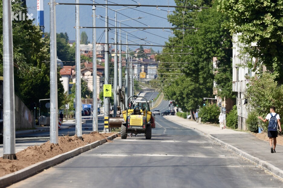 Slijede radovi na postavljanju asfalta (Foto: S. S./Klix.ba)