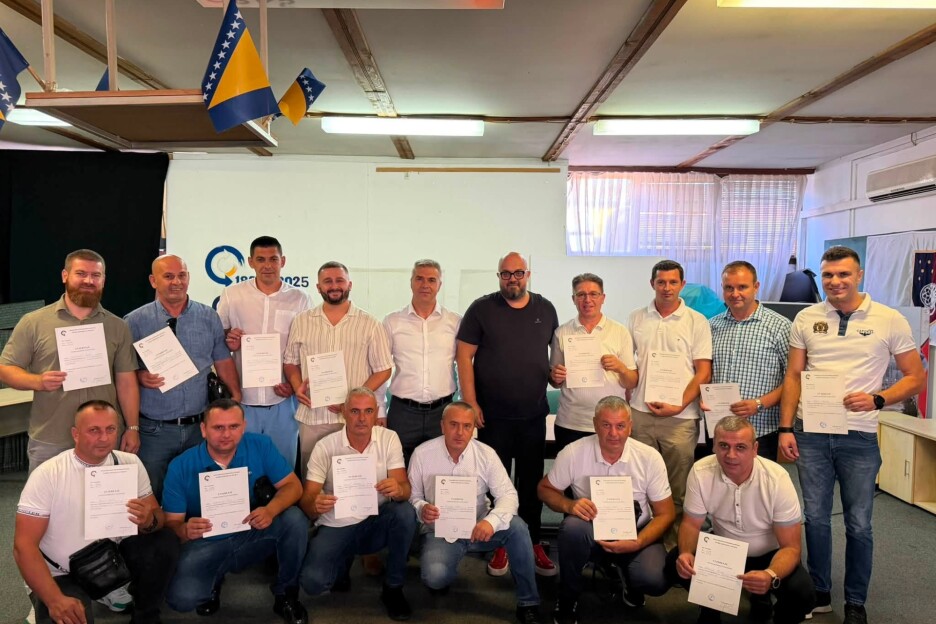 GRAS-ovi vozači koji su prošli obuku za upravljanje novim trolejbusima (Foto: Ministarstvo saobraćaja KS)