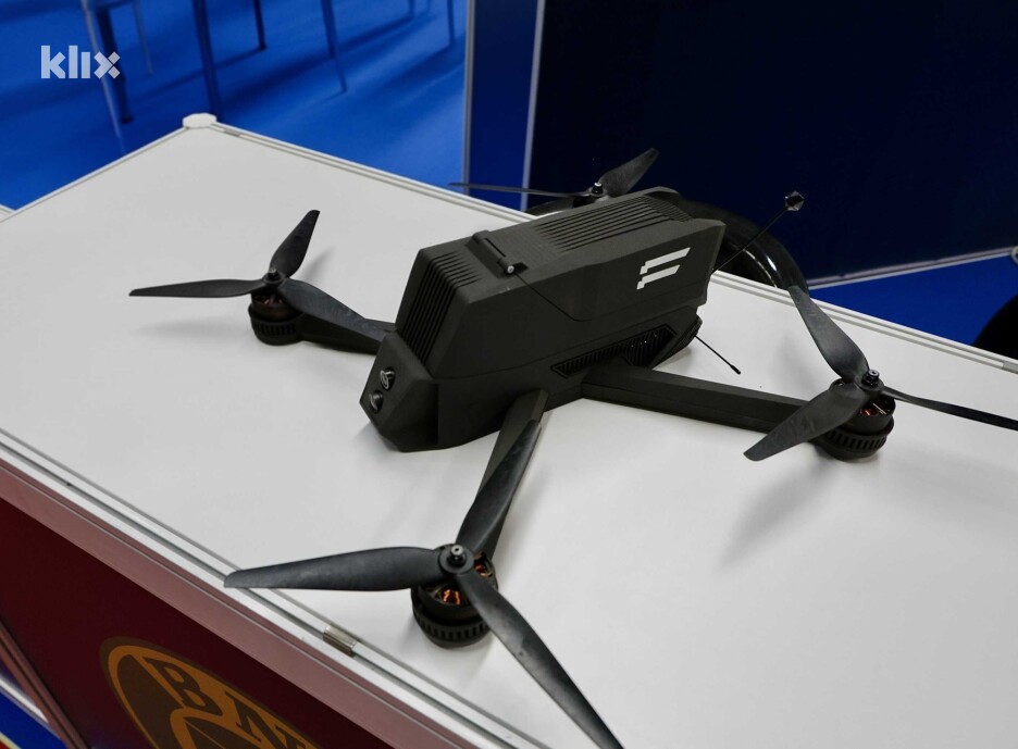 Dron BNT-a izložen na sajmu First Balkan Shield – Industry Expo and Summit 2026 (Foto: I. Š./Klix.ba)