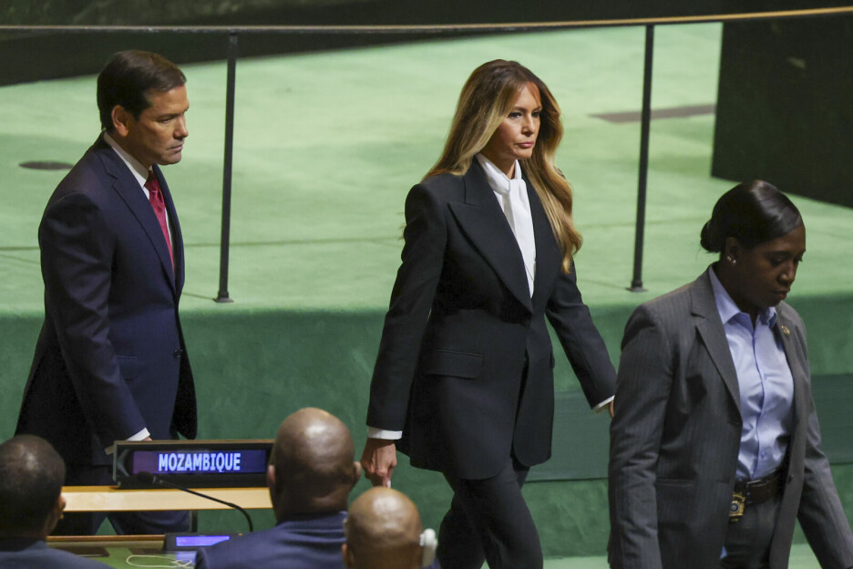 Melania Trump u Dolce & Gabanna odijelu (Foto: EPA-EFE)