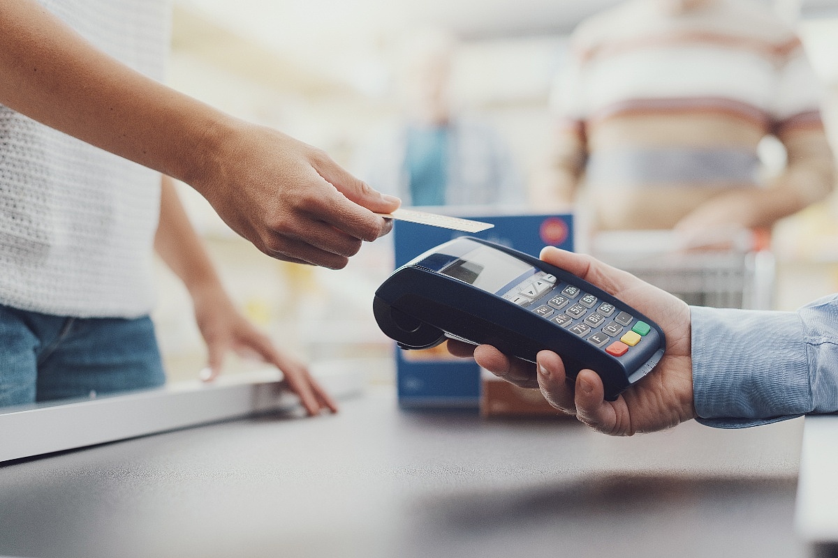 Banke u BiH povećale limite za beskontaktna plaćanja bez PIN-a: Promjena vrijedi za MasterCard i Visa kartice