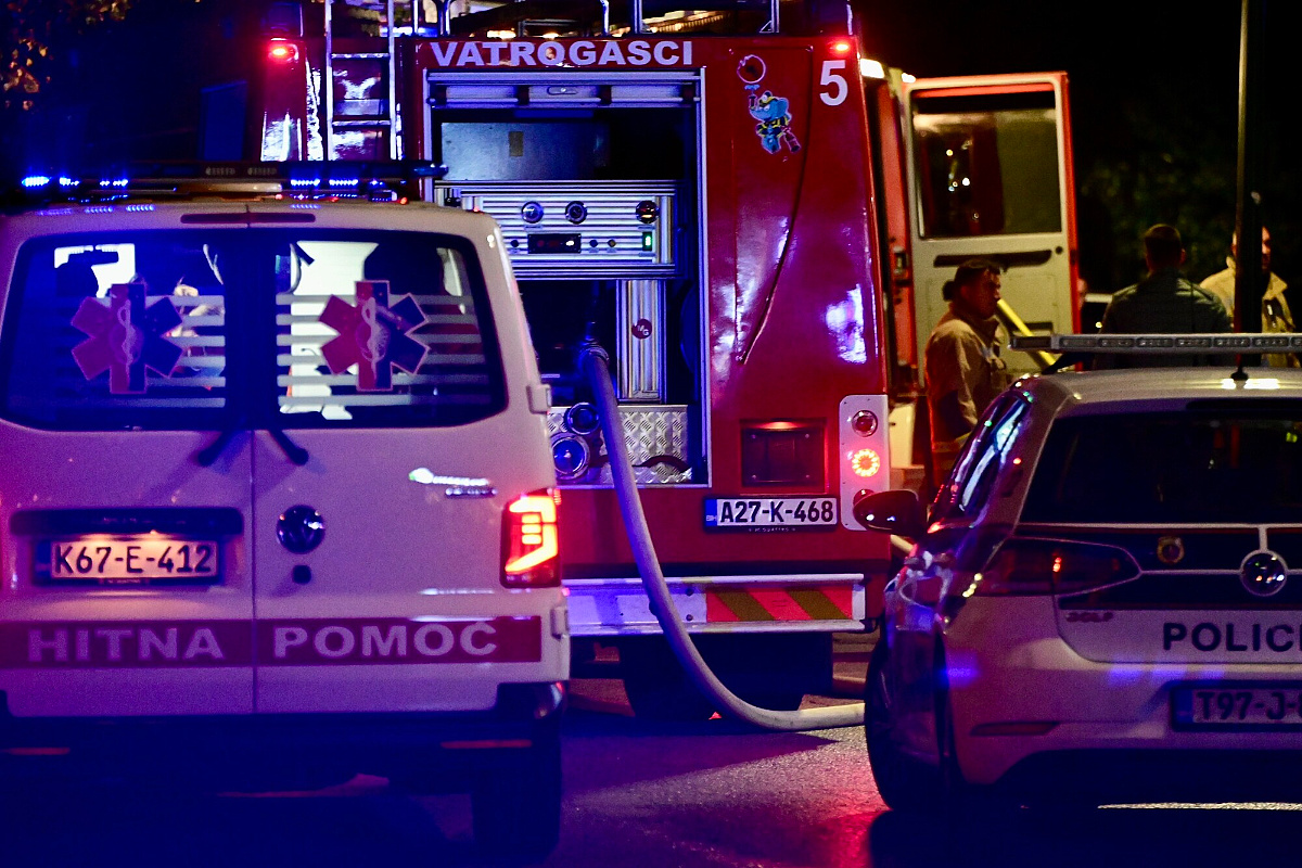 Sarajevo: Požar na Čengić Vili, na terenu dva vatrogasna vozila, hitna i policija