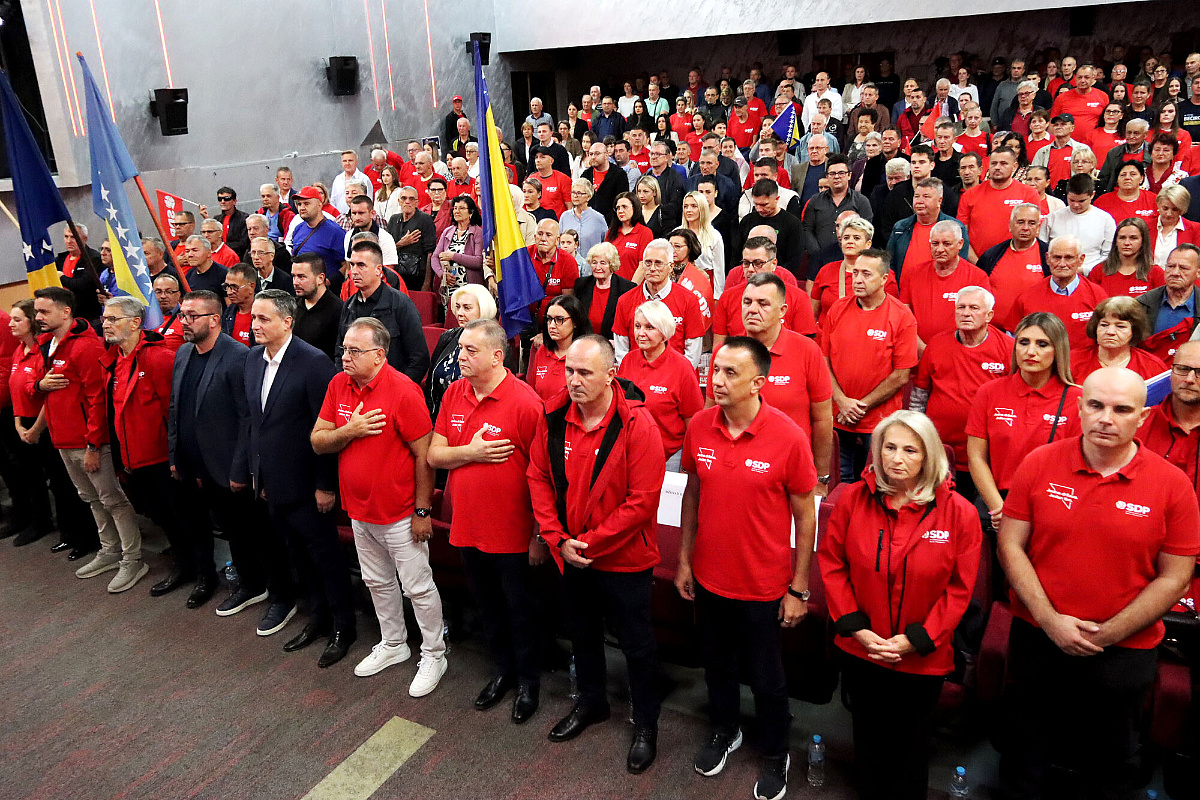 SDP najavio minimalnu platu od 1.500 KM i penziju od 1.000 KM: "Radnik nije potrošna roba"